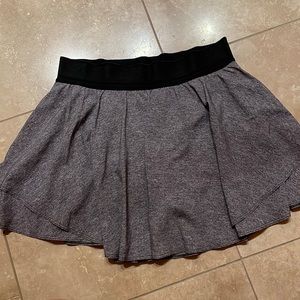 Lululemon rival skirt long in size 8.